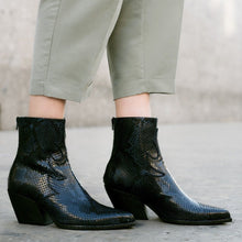 Last inn bildet i Galleri-visningsprogrammet, ELENA IACHI 6525-2